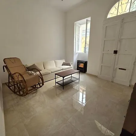 Luxury Townhouse In * Sliema