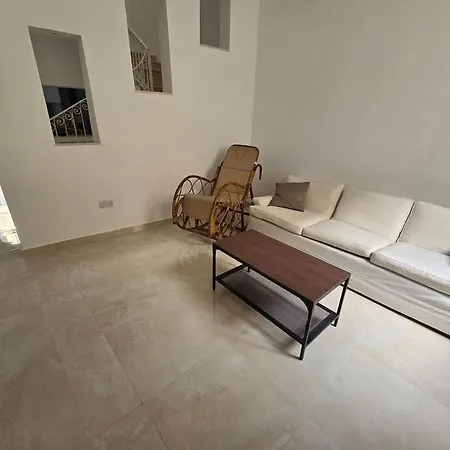 Luxury Townhouse In * Sliema