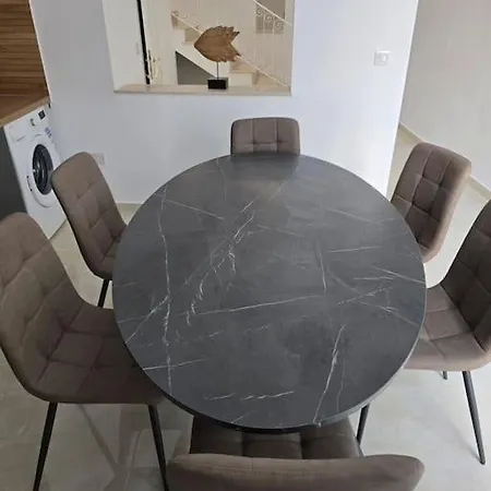 Case de vacanță Luxury Townhouse In