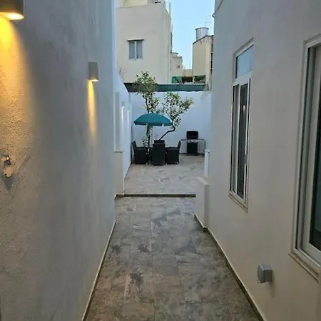 Luxury Townhouse In * Sliema
