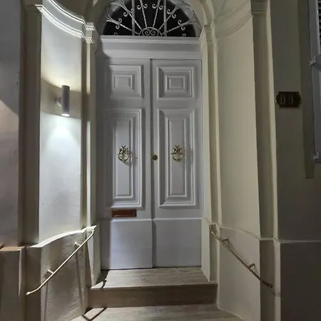 Semesterbostad Luxury Townhouse In *