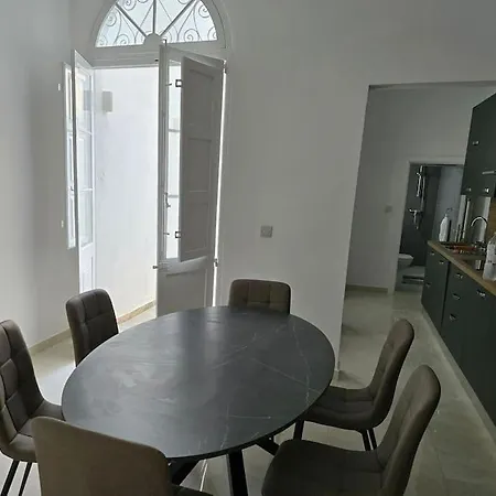 Luxury Townhouse In Semesterbostad Sliema